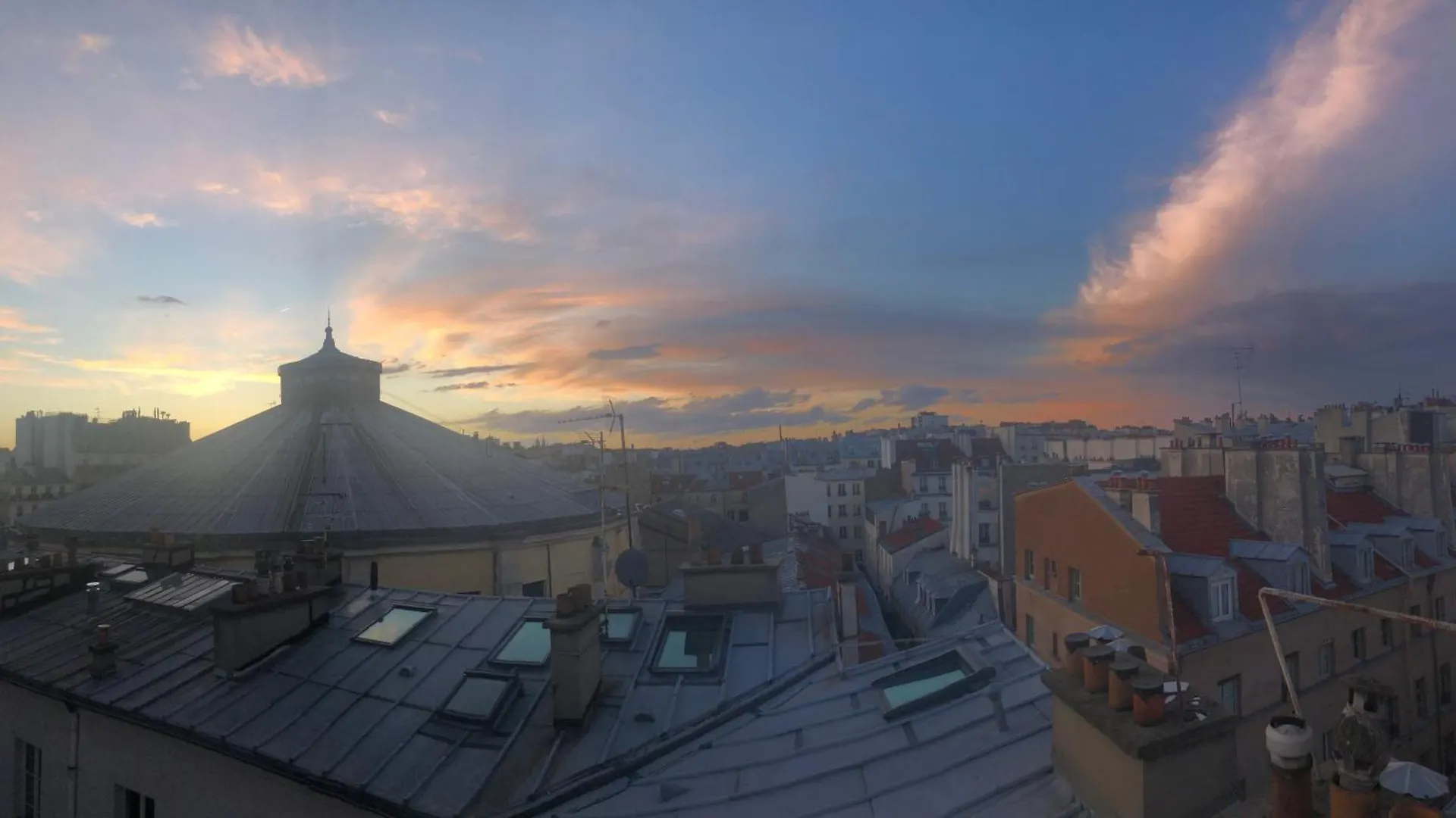 Nice 2 Bedrooms Flat In The Center Of Paris With Terrasse And Incredible View Apartment